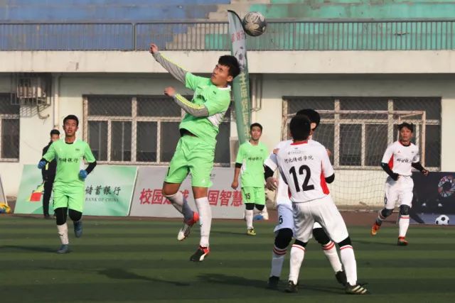 历史第二大疯狂交易！涉及6支球队！哈登等老詹，湖人捡勇士破烂